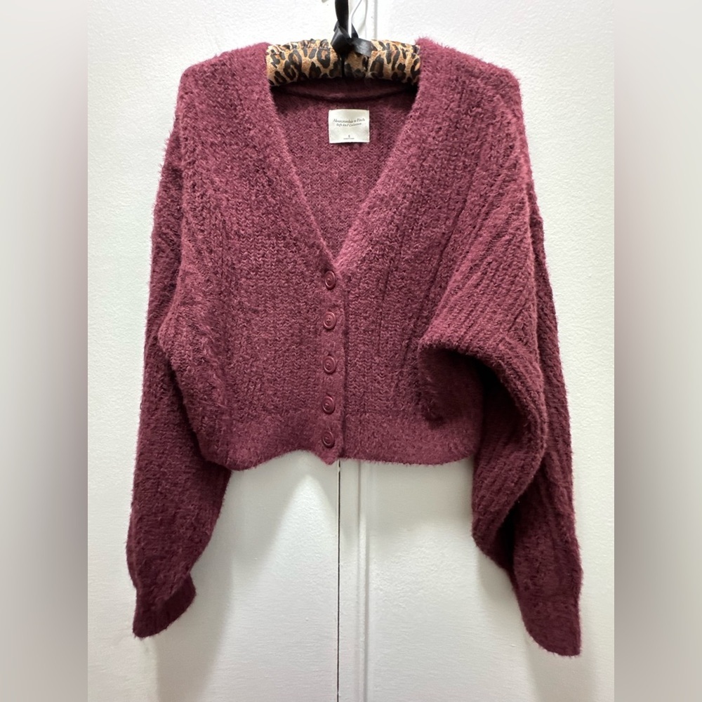 Abercrombie & Fitch Soft A&F Collection cozy burgundy cropped cardigan